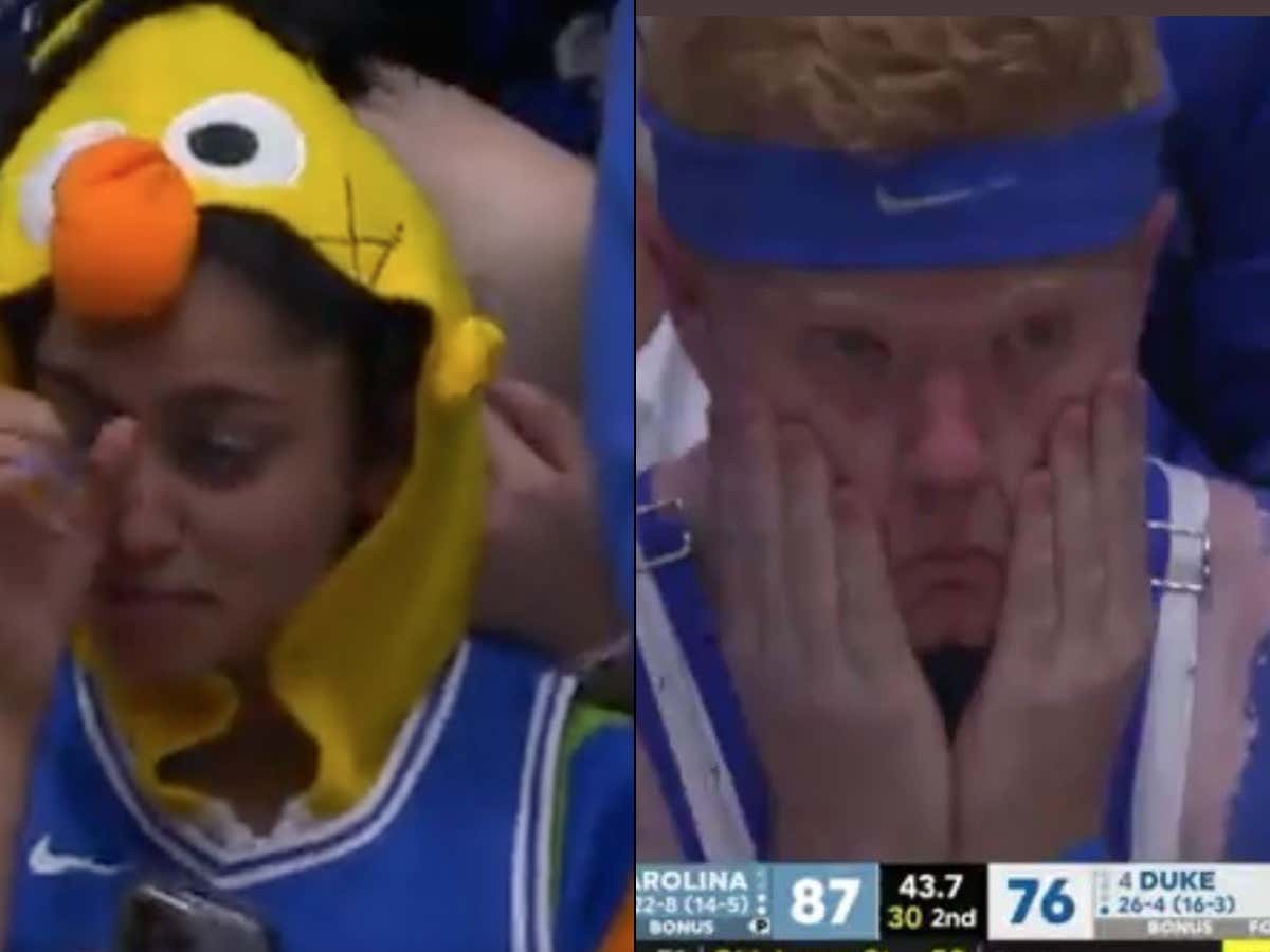 Watching All These Nerds Cry And Weep In The Crowd As Duke Blows K's Last Home Game Is One Of The Greatest Moments In College Hoops bars.tl/3408651