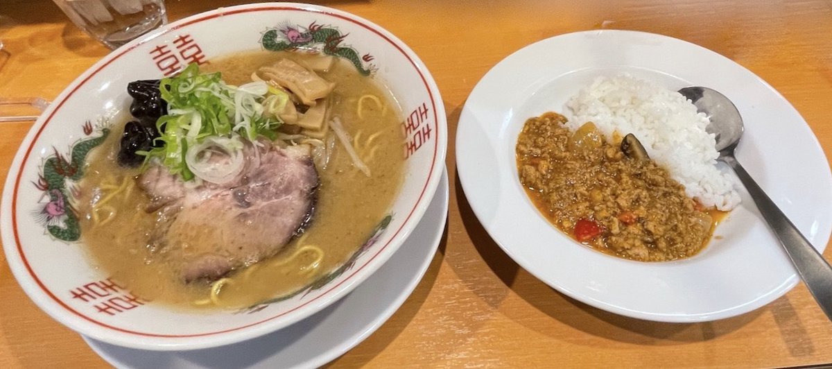 satumeshi's tweet photo. 「らーめん紫雲亭」
人気テレビ番組でも紹介されたオススメ店です！
ラーメン＆キーマカレーがイチ押し！
#らーめん紫雲亭 #札幌ラーメン #札幌グルメ
https://t.co/eGZ2jBRdQ0 https://t.co/rJNTlb0WnC