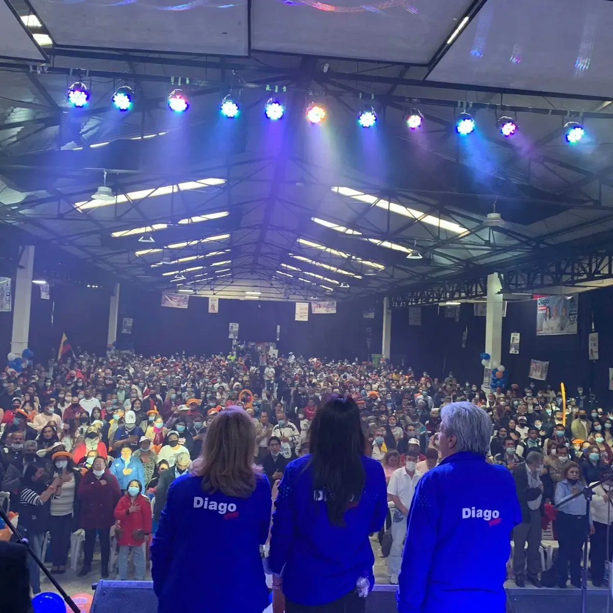 LeoCesarDiago's tweet photo. ¡Gracias familia, gracias amigos!
Espectacular cierre de nuestra campaña a la Cámara. Triunfaremos para seguir trabajando por Bogotá.
@AlvaroUribeVel
@YennyRozoZam
@dianadiago
#DiagoALaCámara
#CentroDemocrático107 https://t.co/Pf1m9ZAb4t