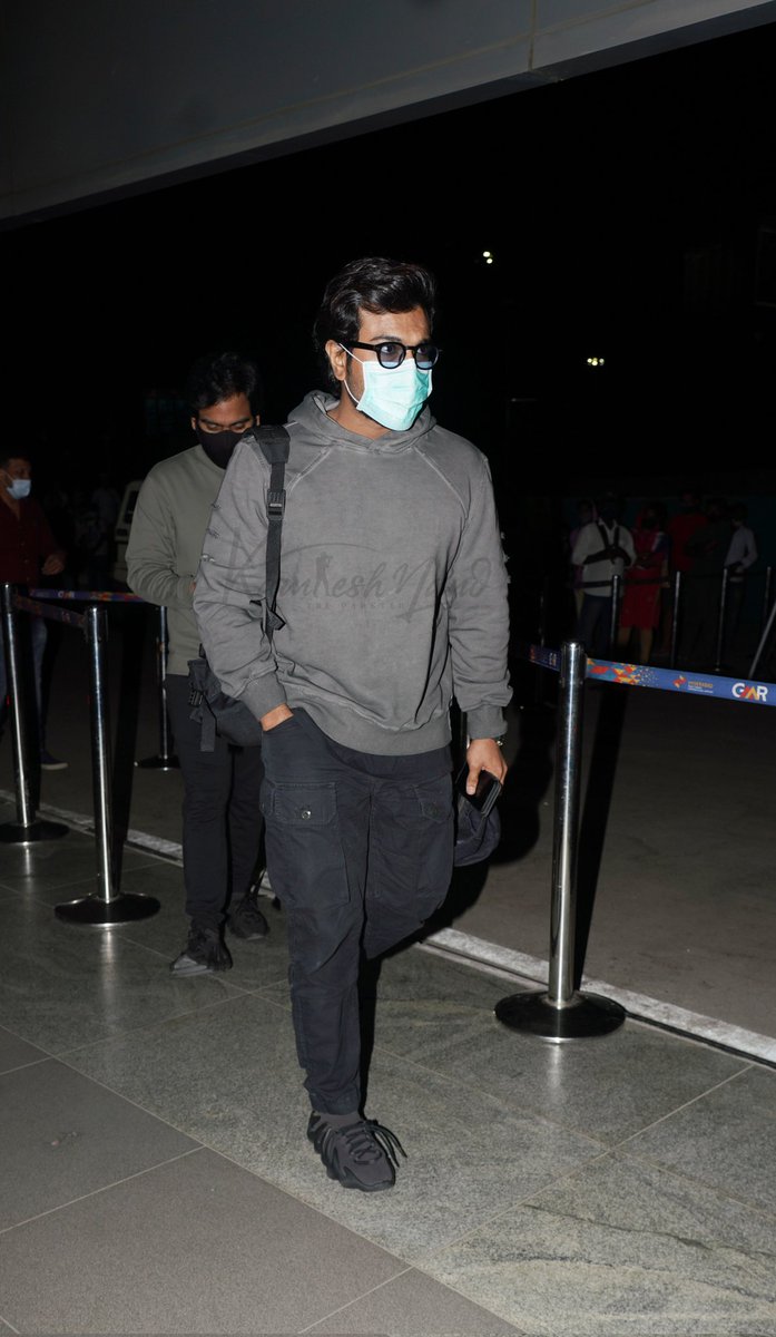 RC_Bakthulam's tweet photo. Ah Swagg 😎🔥💥
@AlwaysRamCharan
#RamCharan
#ManOfMassesRamCharan https://t.co/zMC5gRaYhN