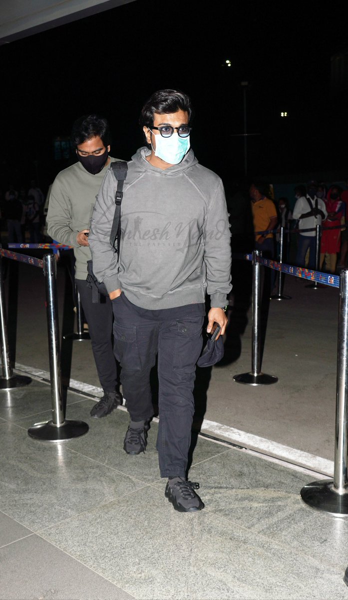 RC_Bakthulam's tweet photo. Ah Swagg 😎🔥💥
@AlwaysRamCharan
#RamCharan
#ManOfMassesRamCharan https://t.co/zMC5gRaYhN