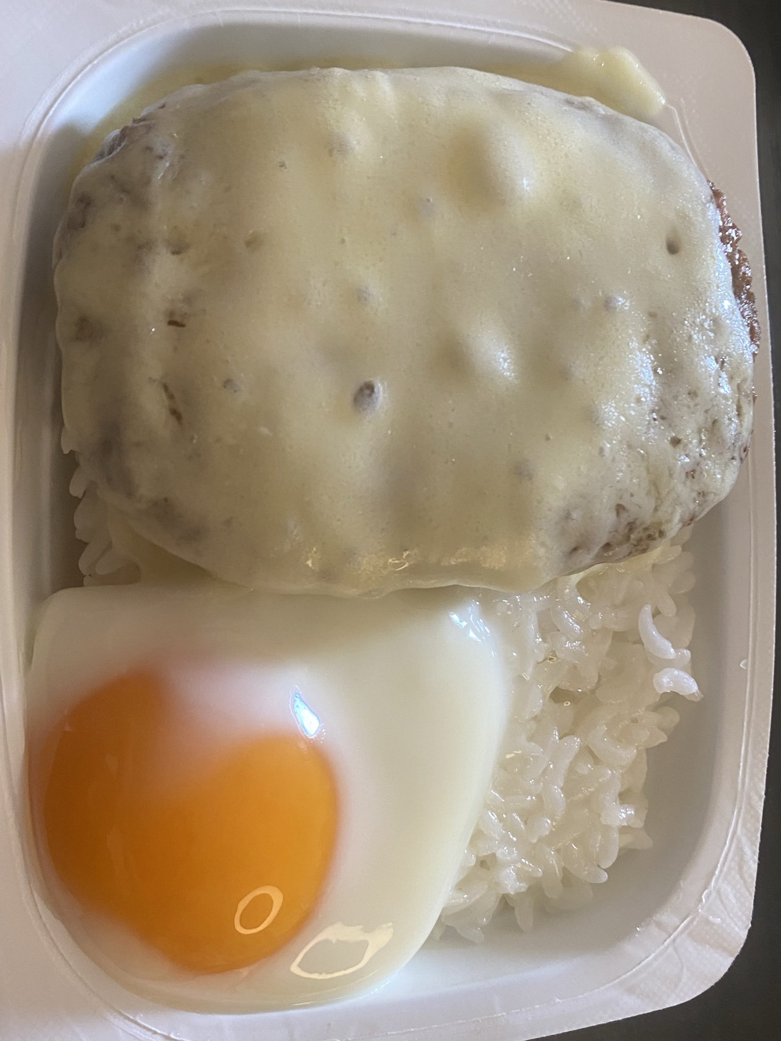 みかん坊や 広島ixa サトウのご飯にマルシンハンバーグとスライスチーズのせて生卵落としてレンジで3分チンするだけの自炊 簡単なのにめちゃめちゃ美味い T Co Befkwkqiwv Twitter