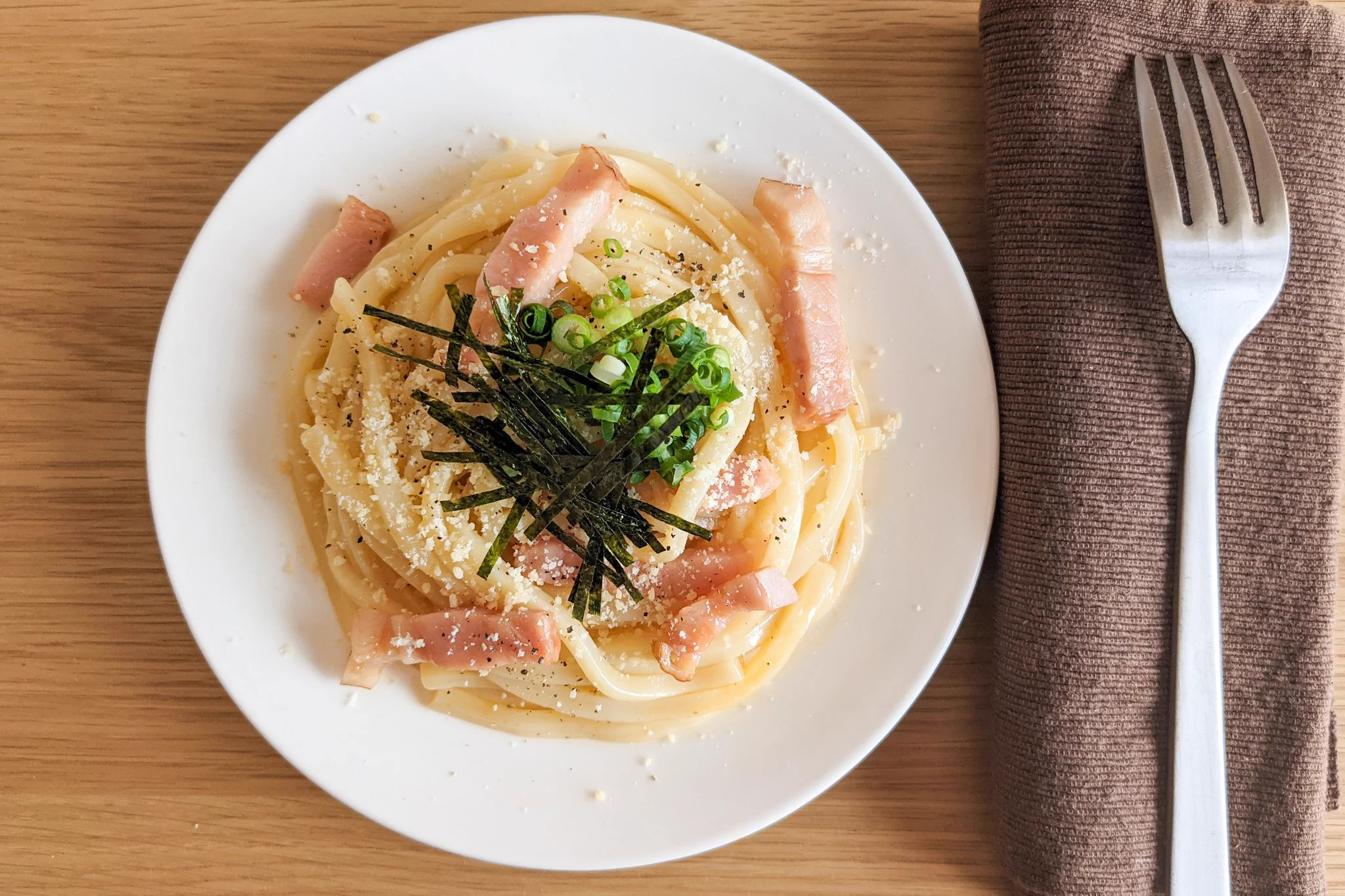 電子レンジで作れるから、疲れているときでも作れそう！とっても簡単でお手軽な「うどん」レシピ！