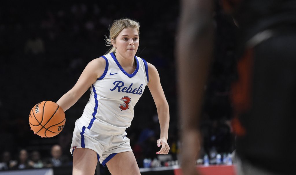 KyleParmley's tweet photo. I don’t even know where to begin with these two. 

What an incredible career for both @Emmacsmith711 and @allysmith1013.

These two will be talked about for a long, long time for the vital role they played in reviving the Vestavia Hills girls basketball program. https://t.co/irWDwzwxZm