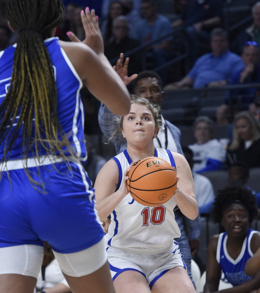 KyleParmley's tweet photo. I don’t even know where to begin with these two. 

What an incredible career for both @Emmacsmith711 and @allysmith1013.

These two will be talked about for a long, long time for the vital role they played in reviving the Vestavia Hills girls basketball program. https://t.co/irWDwzwxZm