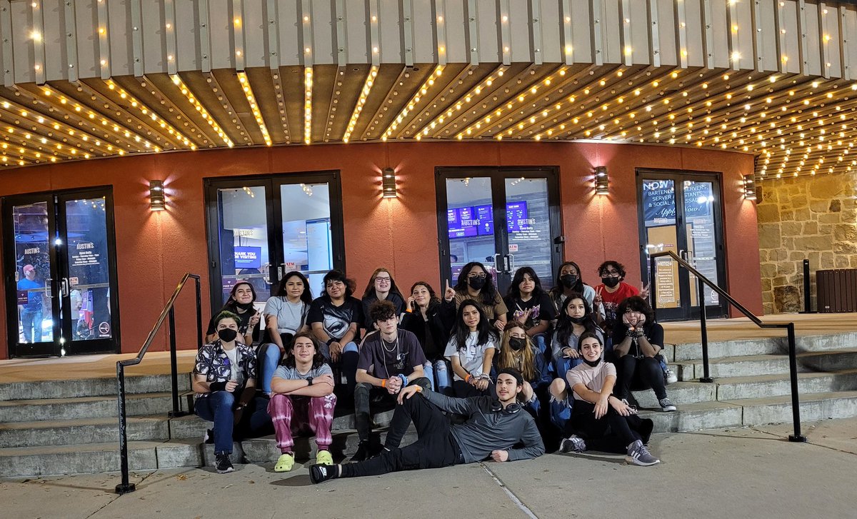 heightsvisual's tweet photo. fun night with friends after the Austin Regional
7th place finish today, with a score of 75!!
#colorguardfriends #wgiaustin #jointheteam #herewegrow https://t.co/hHOzwffEMm
