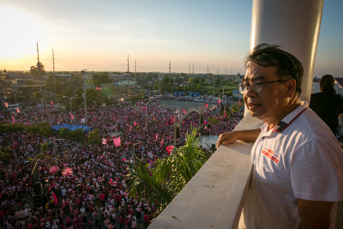 Ang kapansin pansin talaga sa rallies nila #LeniKiko2022 ay hindi pa yung size (although grabe yun) pero yung energy at pagkukusa ng mga tao, down to the DIY placards. Ang ganitong enthusiasm hindi mo madadama sa bayad na audience.

#BulacanIsPink