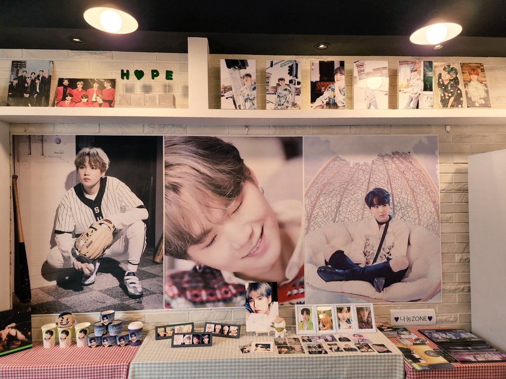 Cheon_HaRu's tweet photo. 티쏘(@mk1004mkmk123)방문♡

🎉HAPPY SUGA DAY🎉

방문과 동시에 행복합니다(๑•᎑< ๑)♡
요길봐도 민슈가님 조길봐도 민슈가님
요기는 천국인가요( ˘ ³˘)♥

#윤기_나의등불이_되어줘서_고마워
#HAPPY_SUGA_DAY
#SUGA #슈가 #민윤기
#윤기생일ㅊㅋ https://t.co/6D4wWs8mUt