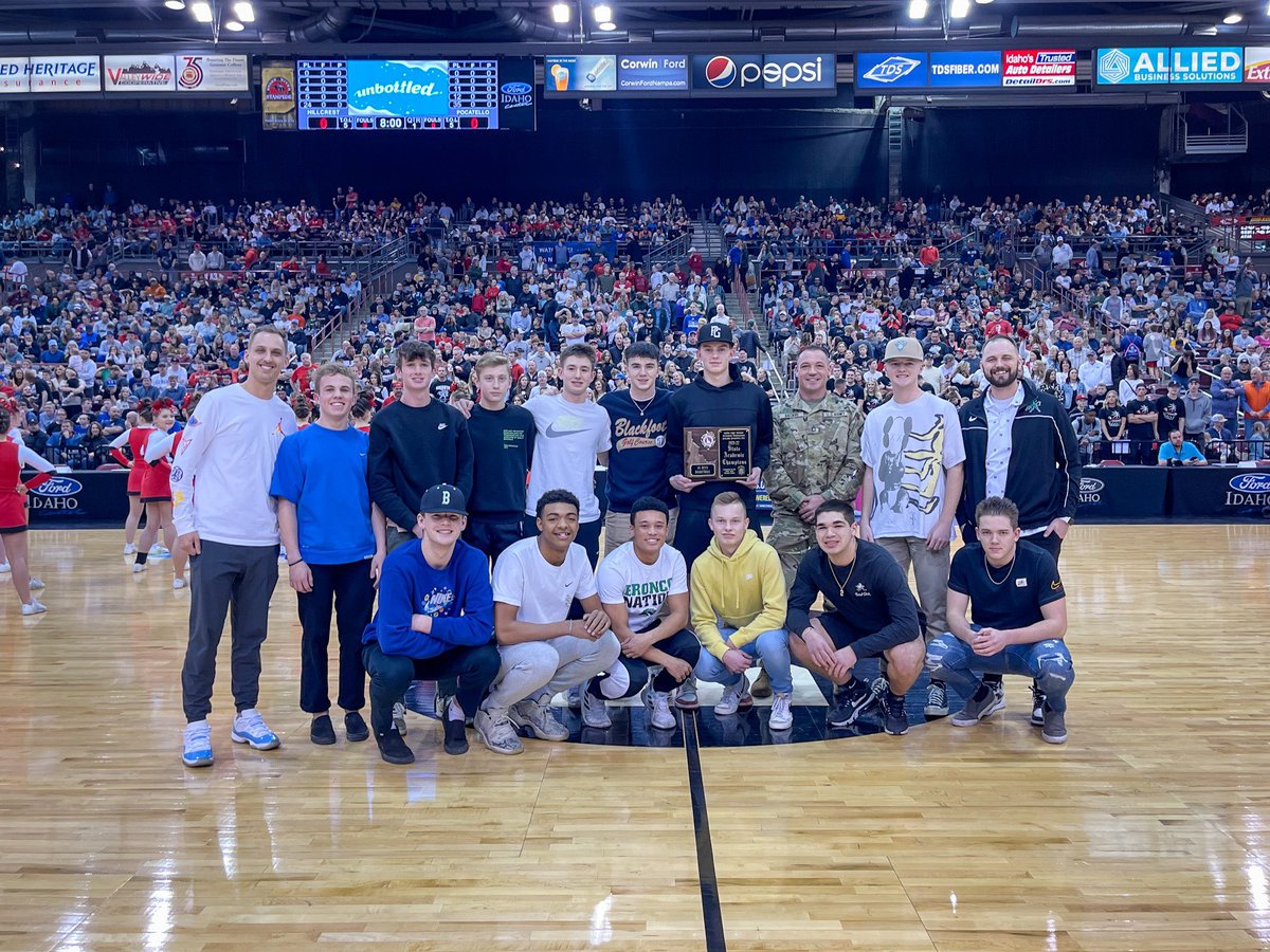 stampede_bhs's tweet photo. Congrats to our Varsity boys basketball team!  4A ACADEMIC STATE CHAMPS! With a combined GPA of 3.81!  Successful life skills for the WIN! 💚💚 https://t.co/YiUqOZ0KDP