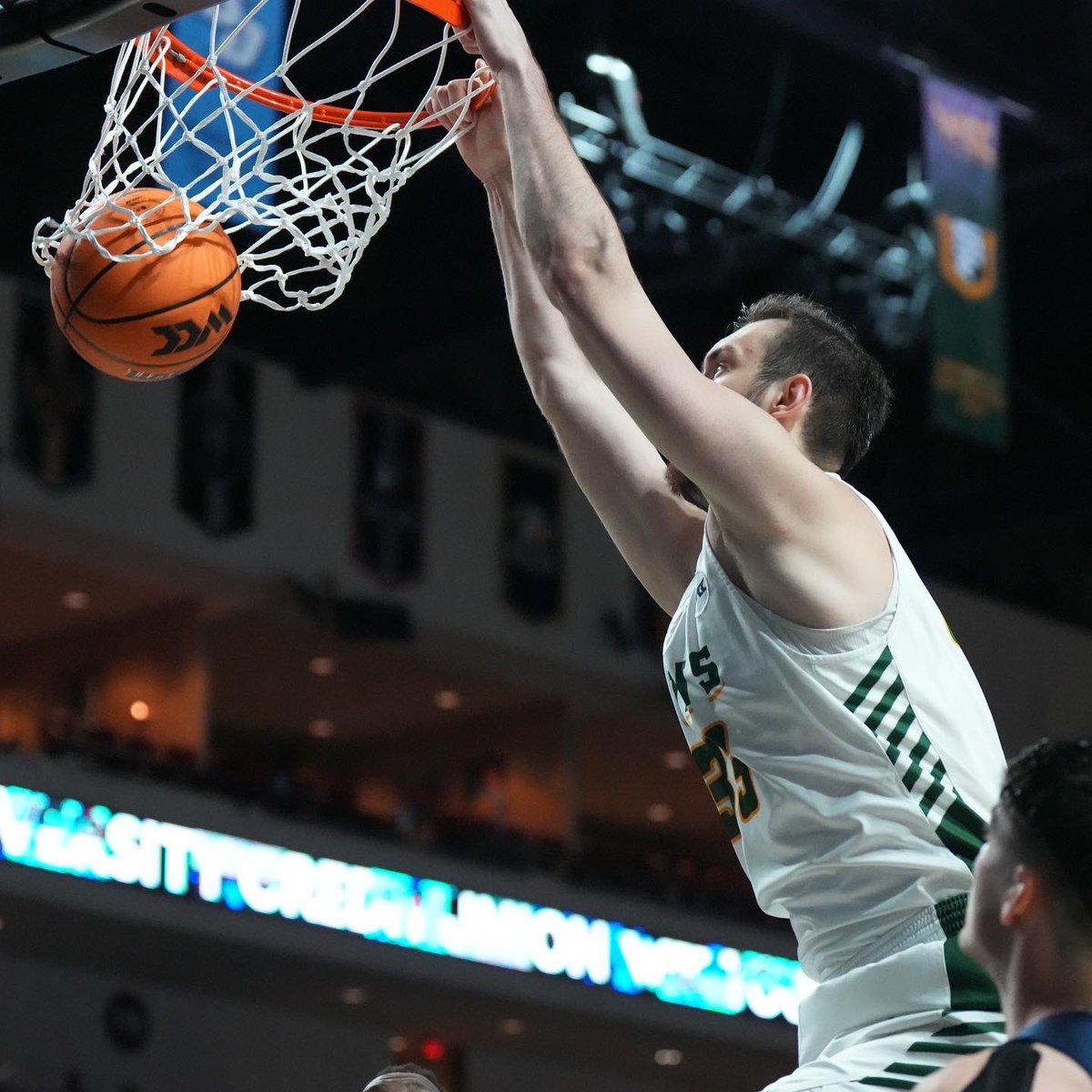 USFDonsMBB's tweet photo. Onto the next✅

#USFDons | #WCChoops https://t.co/GrPAVtvkJ7