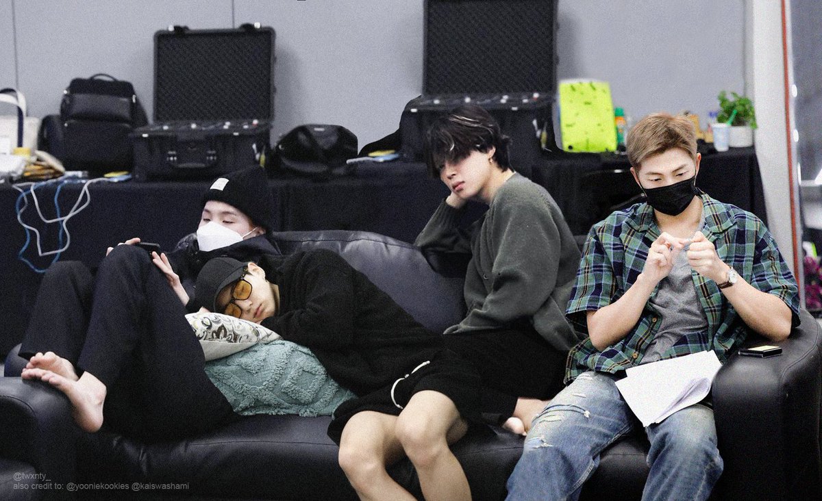 -idm namjoon udah join, coba panggil yg lain

edit by sender &amp; others (cr on pic)