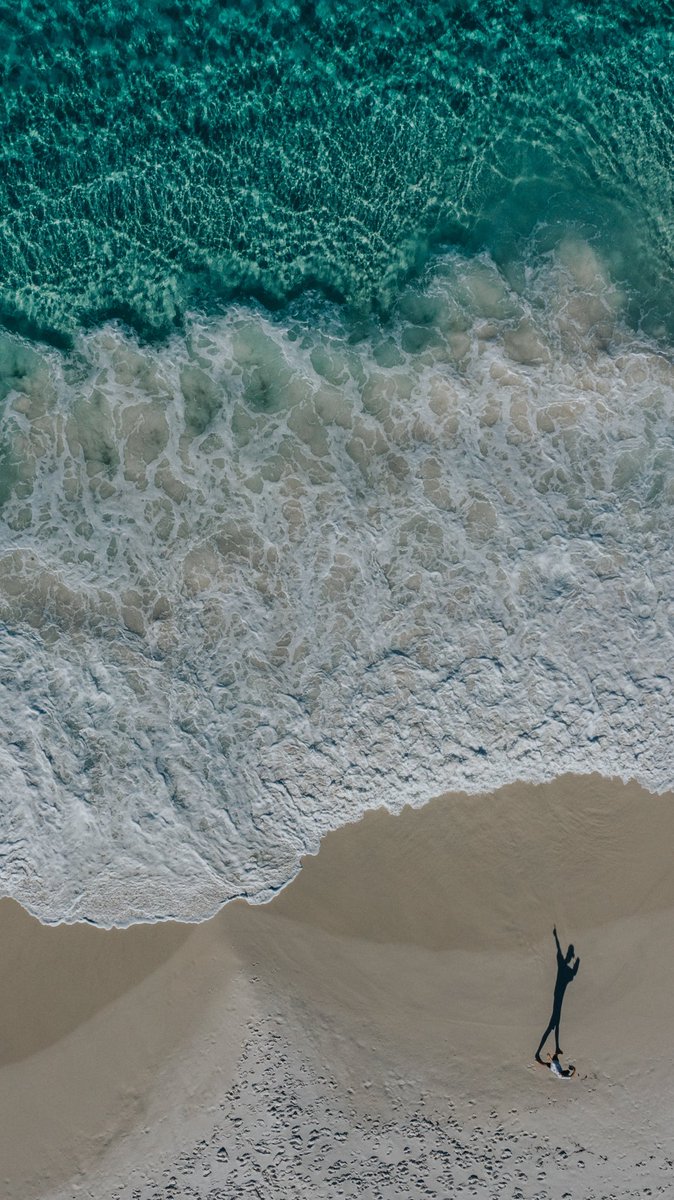 leeyikkeat's tweet photo. The great ocean from above🌊 https://t.co/jjzxWCONzr