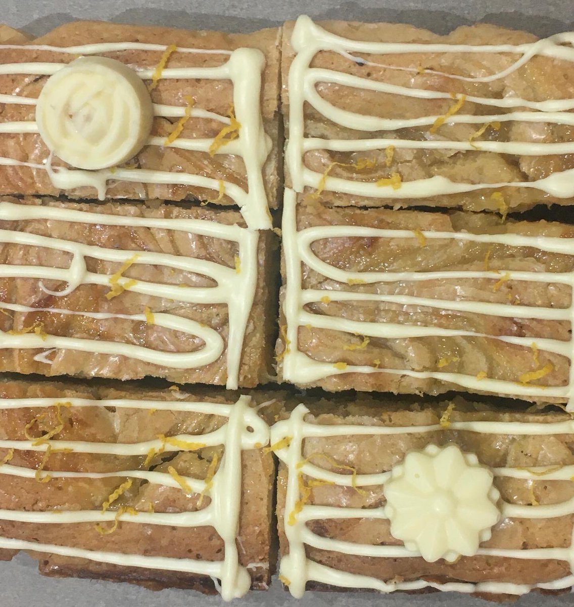 alwaystimefora's tweet photo. Look at these yummy brownies/blondies ready to be delivered this morning. Order some for you today 😊 #brownies #marsbar #milkchocolate #blondies #lemoncurd #whitechocolate #lemon #homemadechocolates #twix #caramel #homebaking https://t.co/e697azfe3W