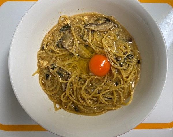 3期生 ミュージックレインstaff ๑日ᗜ向๑ らいらいオススメの味噌スープパスタ作ったよ お写真見せる 何入れたの 前日の残りの味噌汁にパスタ入れて卵落とした え 味噌スープパスタって豆乳とかに味噌といて作るんだよ