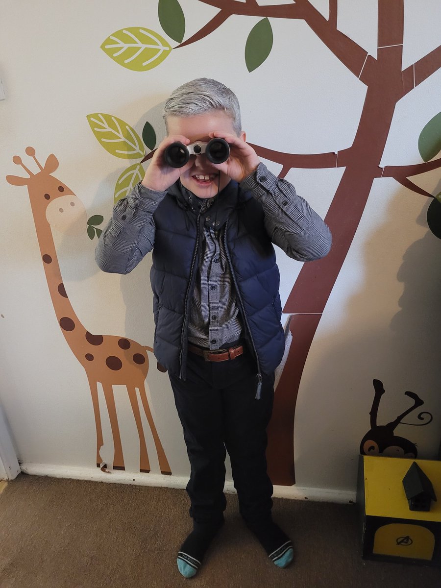 lesh2006's tweet photo. World Book Day 📚......... we have @AttenboroughSir 🐆🦍🐘🦓 https://t.co/PsAbZ4oE5Q
