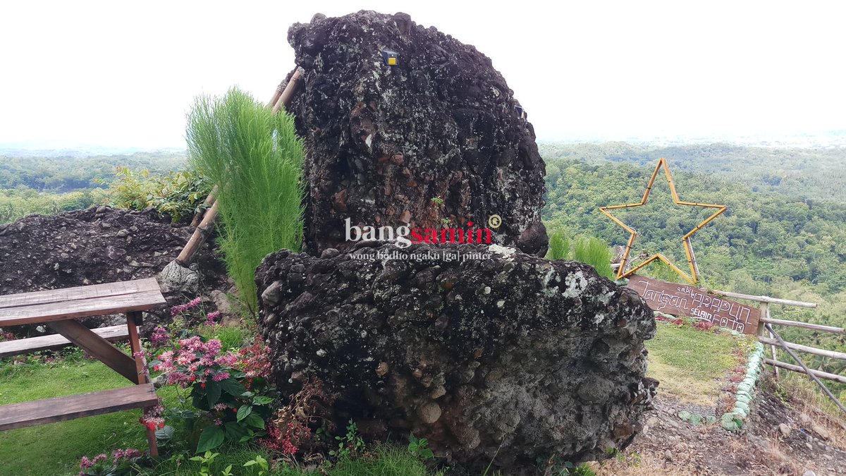bangsamanja's tweet photo. 11. Jujur saat ini Pengelola butuh pendamping yang potensial. Hanya butuh sentuhan yang serius, bisa menjadikan icon wisata gunung kuniran bisa eksis lagi #butuhinvestor #obyekwisata https://t.co/nwJqXyg2R2
