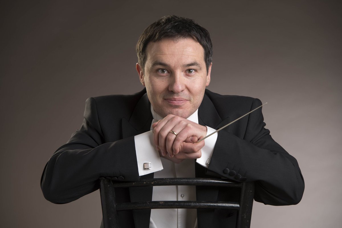 AgenturSeifert's tweet photo. Ivan Repušić leads #Donizetti´s LUCIA DI LAMMERMOOR at @deutsche_oper tonight. #DOBLucia #ivanrepusic #conductor #donizetti
https://t.co/llU4YraEki https://t.co/r5cyl0hmoT
