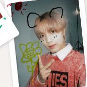 haelovs's tweet photo. haechan will always have sunflowers 💛🌻 https://t.co/S9XjVJ5VqK