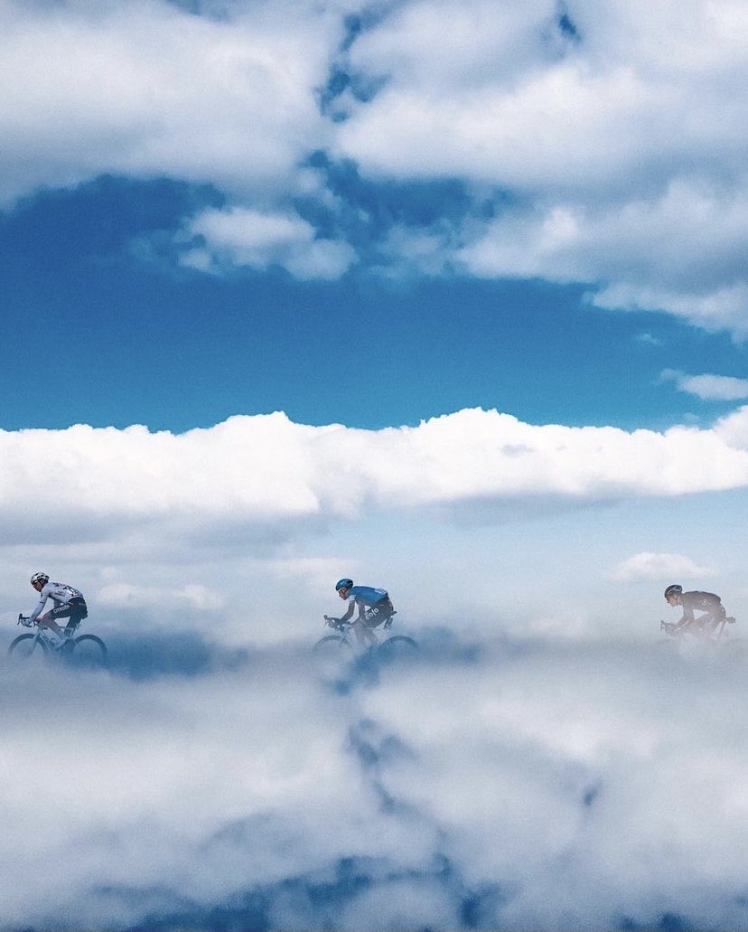 GaetanScherrer's tweet photo. Cette photo de @jeredgruber hier sur les Strade Bianche ☁️ https://t.co/L2oSQwRLj9