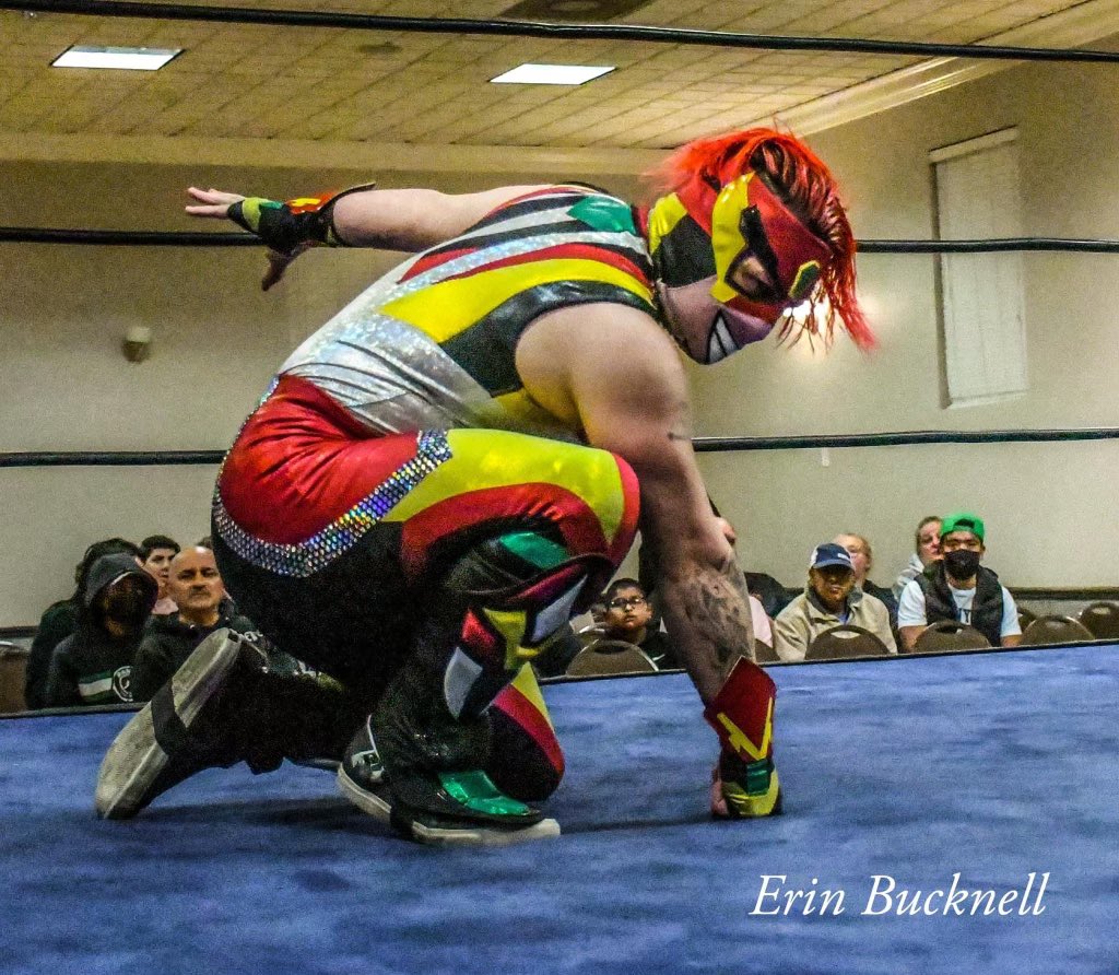 Luca_CCW's tweet photo. @1Run_n_Gun1 vs @kakameng4u with #SouthbayChampionshipWrestling. Courtesy of the talented @erin_bucknell 
#CaliforniaChampionshipWrestling #CCW #SCW #LuchaLibre #ProWrestling #KakaMeng #KingofGames #KOG https://t.co/skiGTmeSwp