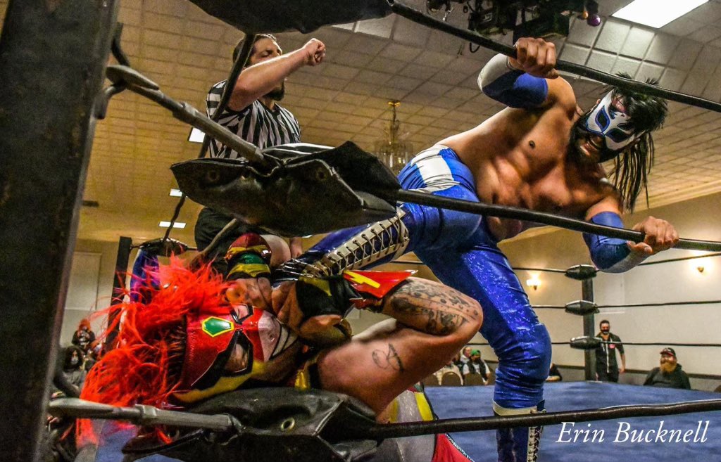 Luca_CCW's tweet photo. @1Run_n_Gun1 vs @kakameng4u with #SouthbayChampionshipWrestling. Courtesy of the talented @erin_bucknell 
#CaliforniaChampionshipWrestling #CCW #SCW #LuchaLibre #ProWrestling #KakaMeng #KingofGames #KOG https://t.co/skiGTmeSwp