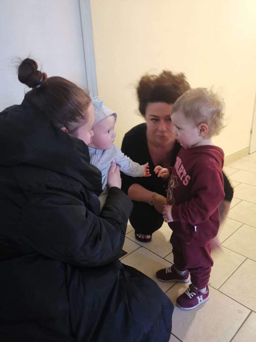 ArtofLiving's tweet photo. Our @artofliving volunteers in Poland have opened the gates of their homes to host the families who have left Ukraine border amid #UkraineRussianWar.

#AOLUkraineRelief https://t.co/aspCwurhfk