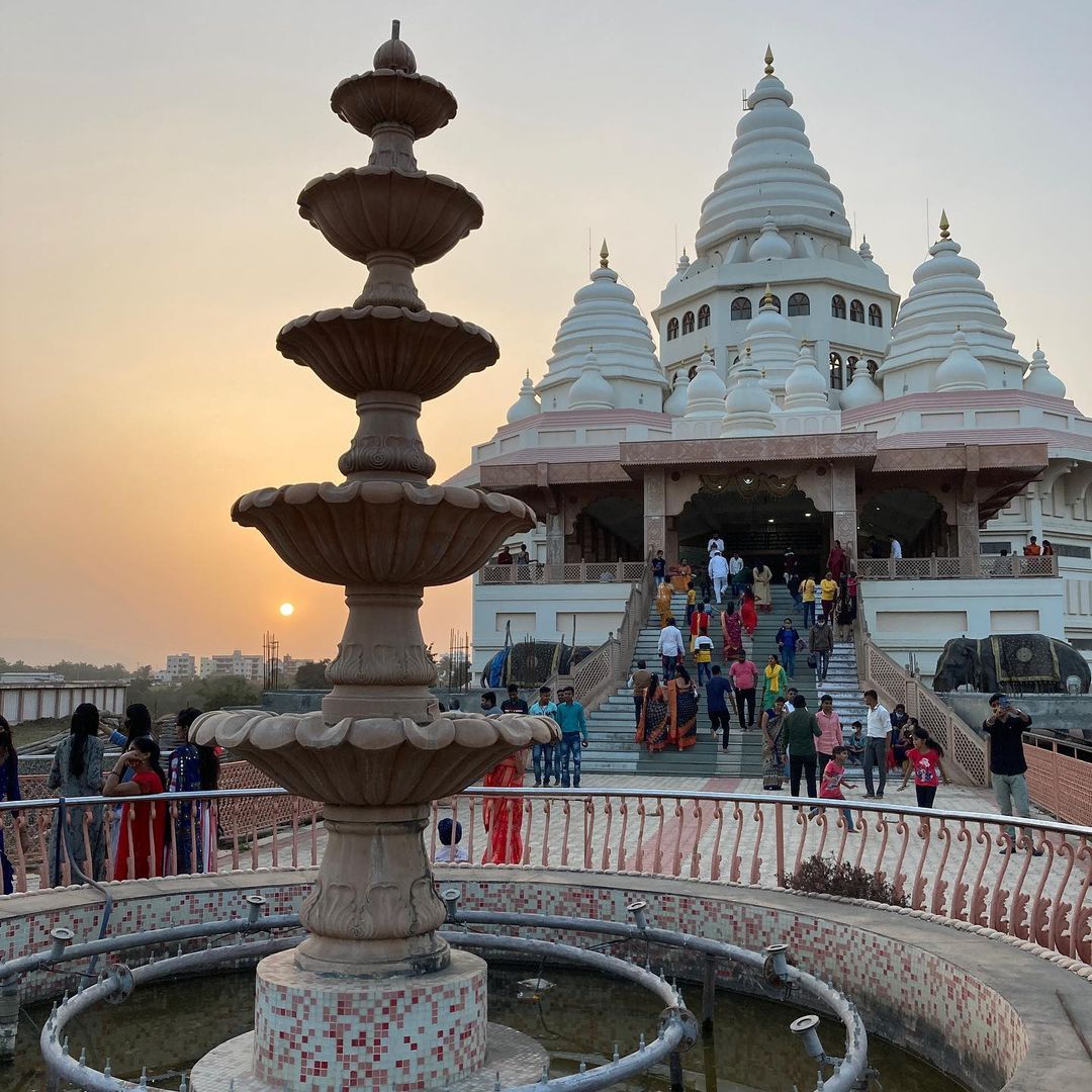 maha_tourism's tweet photo. Maharashtra is the land of saints. The thoughts and abhangas of Saint Tukaram Maharaj, who mirrored the society, have made a great contribution to the culture here.
Credit - instalogues https://t.co/pjF90MxWnl