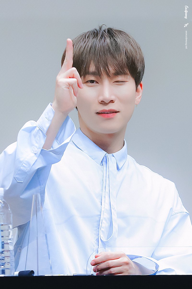 LASTPANG_SEK's tweet photo. 220305 DMC 팬싸

ʙᴀɴɢ!🔫

#서은광 #은광 #은광오빠 #SEO_EUNKWANG #비투비 #btob @BTOB_SEKwang 

💫https://t.co/mHjd7jFEIL https://t.co/OaeVrYEphg