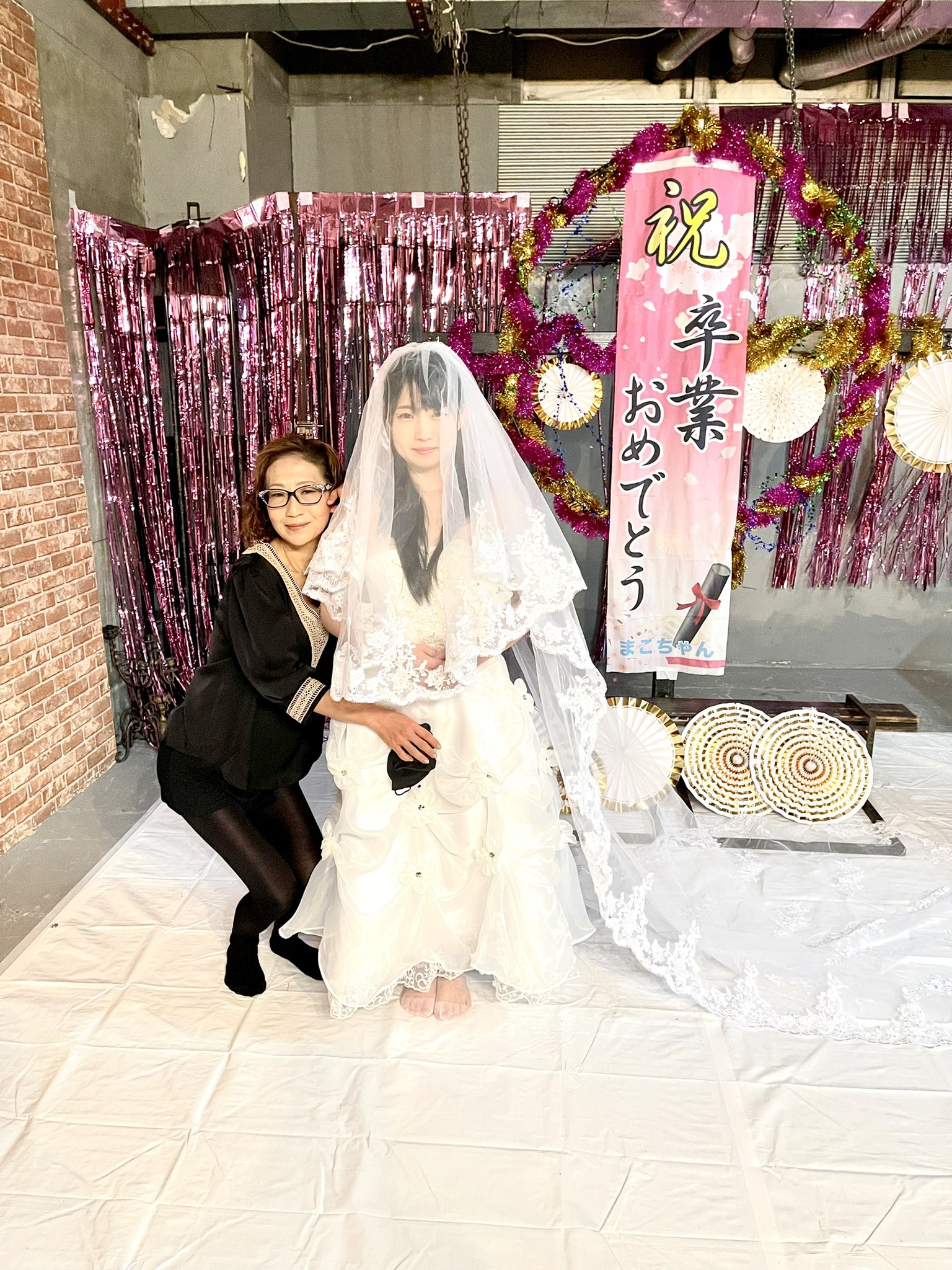 ウェディンク゛ドレス緊縛画像 