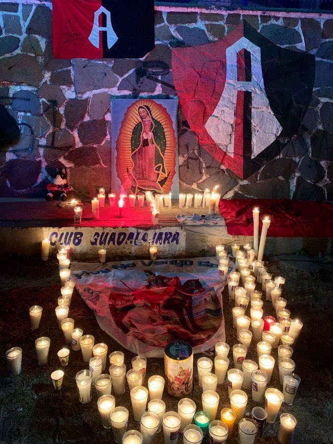 bruhdz8's tweet photo. Hoy no importan los colores. 🙏🏼🕊 https://t.co/4vAqvZm3Yi