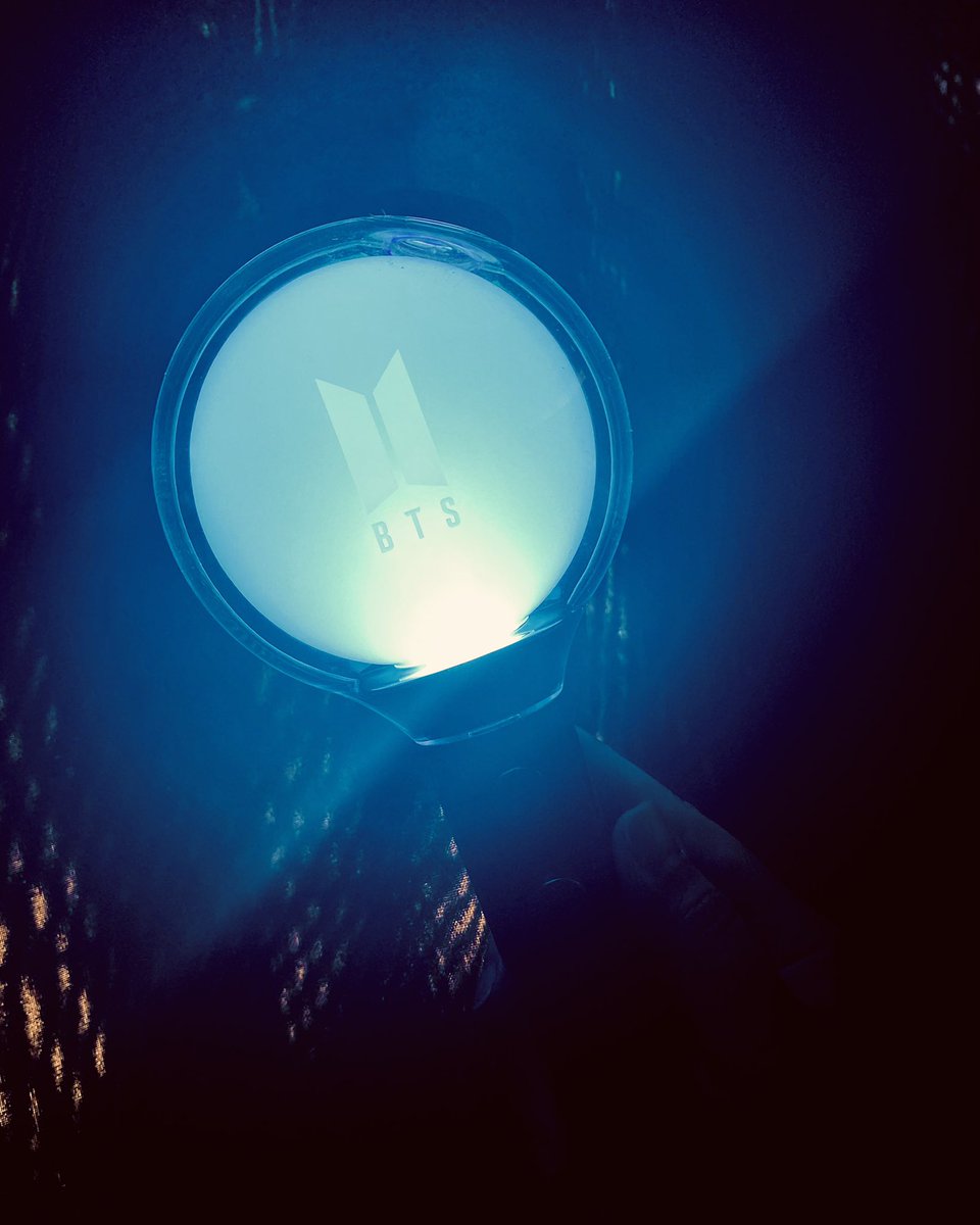thirtaetwelve's tweet photo. PTD-ready! so happy to have my new armybomb just time for this week’s concerts ♡ 

@bangthingy thank you so much for the super fast and easy transaction! so nice that you’re very near for sdd ♡ https://t.co/74Wko9qkLn