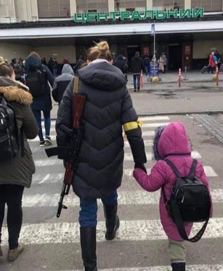 olex_scherba's tweet photo. Ukraine these days. 
#StandWithUkraine️ https://t.co/Q9UTWyKxwG