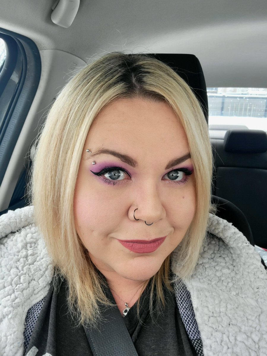 Music_BooksXx's tweet photo. Had a cute makeup day today and a very productive shopping trip 🥰 https://t.co/NDpJzbbFNq