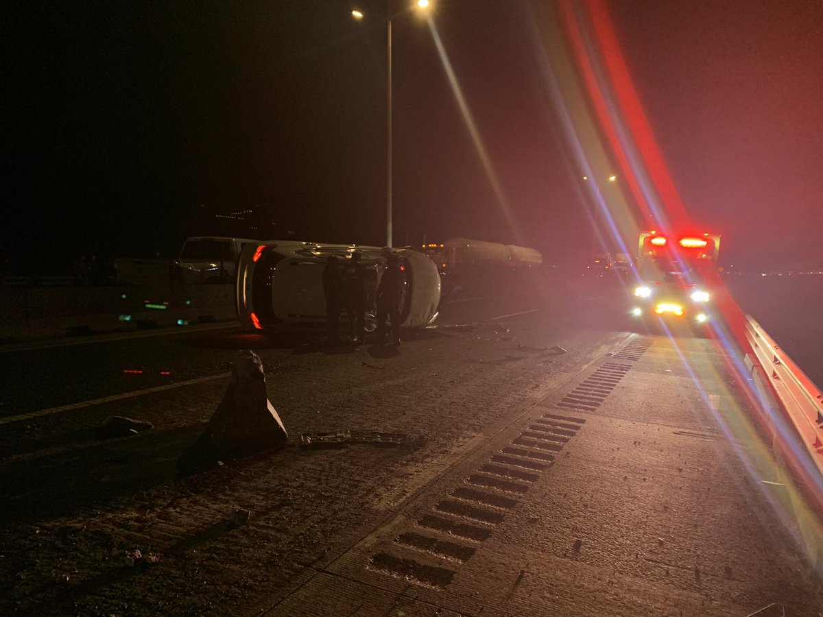 ElpoloLuna's tweet photo. Accidente en la autopista monterrey saltillo transitó detenido en ambos sentidos…. @autopistasalmty @CAPUFE https://t.co/mJn36f6ich