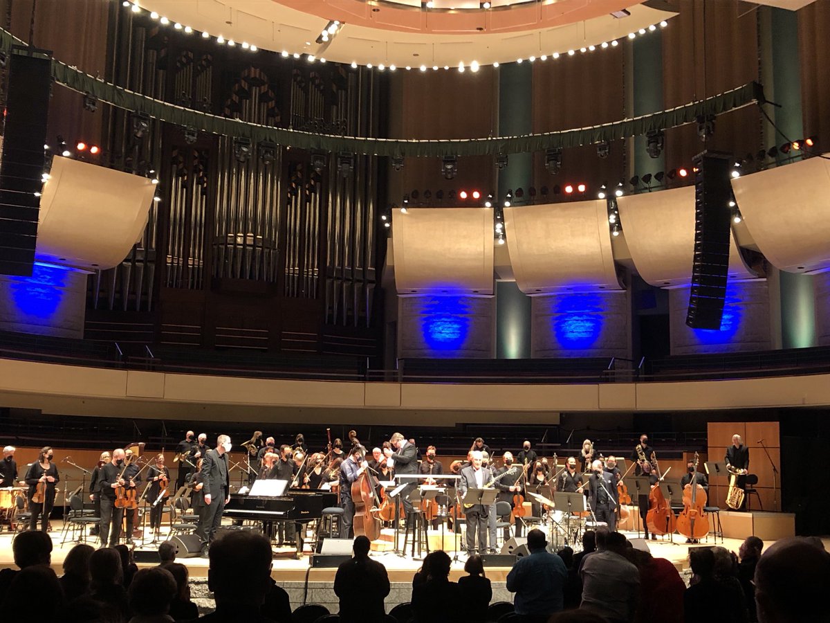 muffydub's tweet photo. Standing O 4 legendary sax musician #PJPerry & @edmsymphony performing tribute to Charlie Parker w Strings https://t.co/AGaF795mUF