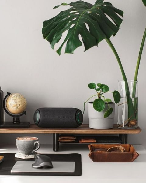 Beautiful spaces need beautiful music, and the #LGXBOOMGo has Meridian sound and a sleek modern design that will provide all that and more😍

#LifesGood #CoolTunes#Regram #Music #Decor #Home #LifeMadeGoodWithLG