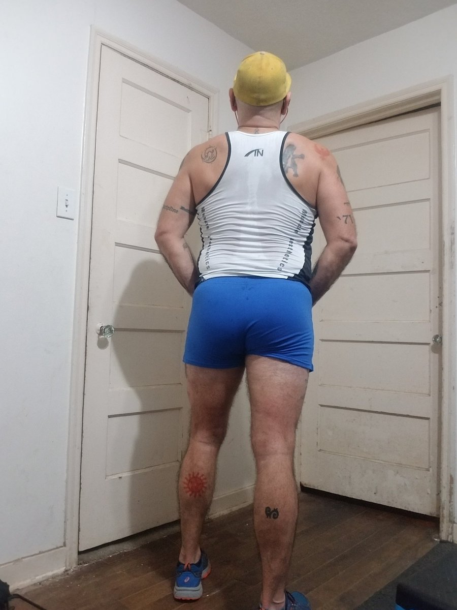 PatrickNation6's tweet photo. All glute and mobility work tonight!! An arse like this doesn't just happen!! This kind of perfection had to be created!! #HeatsoutFeetsout #RadSkadNation #Crushingit #the4Ds #GLUTES #Abuttyoucouldeatbreakfastoffof https://t.co/O6TLAVUy5Z