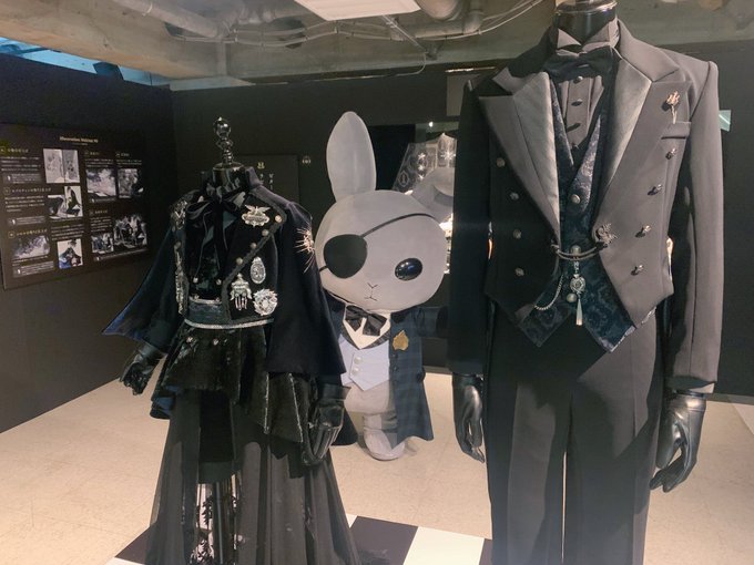 【 #黒執事展 情報】『黒執事展 –Rich Black–』メインビジュアルの衣装展示は、360度からご覧いただけます！