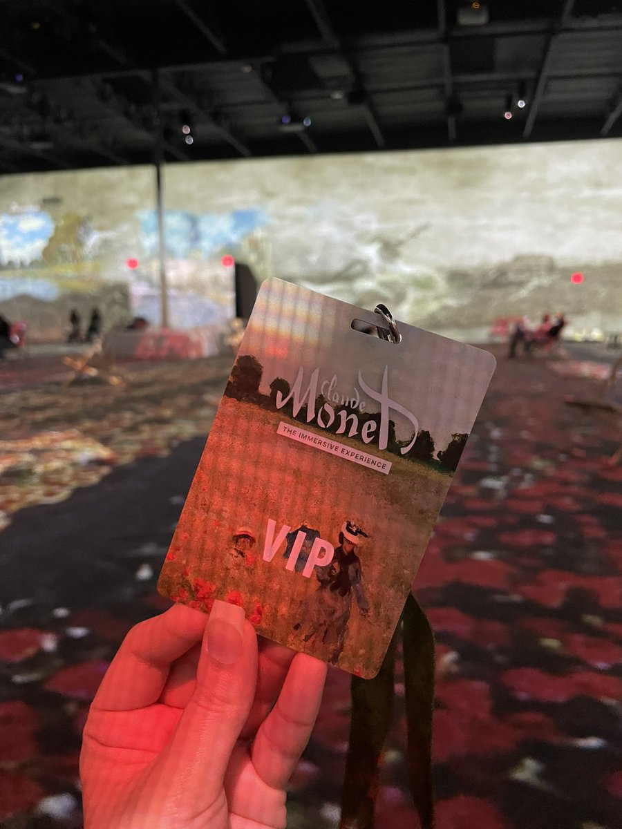 AngeliqueBrenes's tweet photo. Had the absolute honor of covering my first event as “press” for The Click News and it was incredibly magical✨ #MonetExhibit https://t.co/qVthBwhpUJ