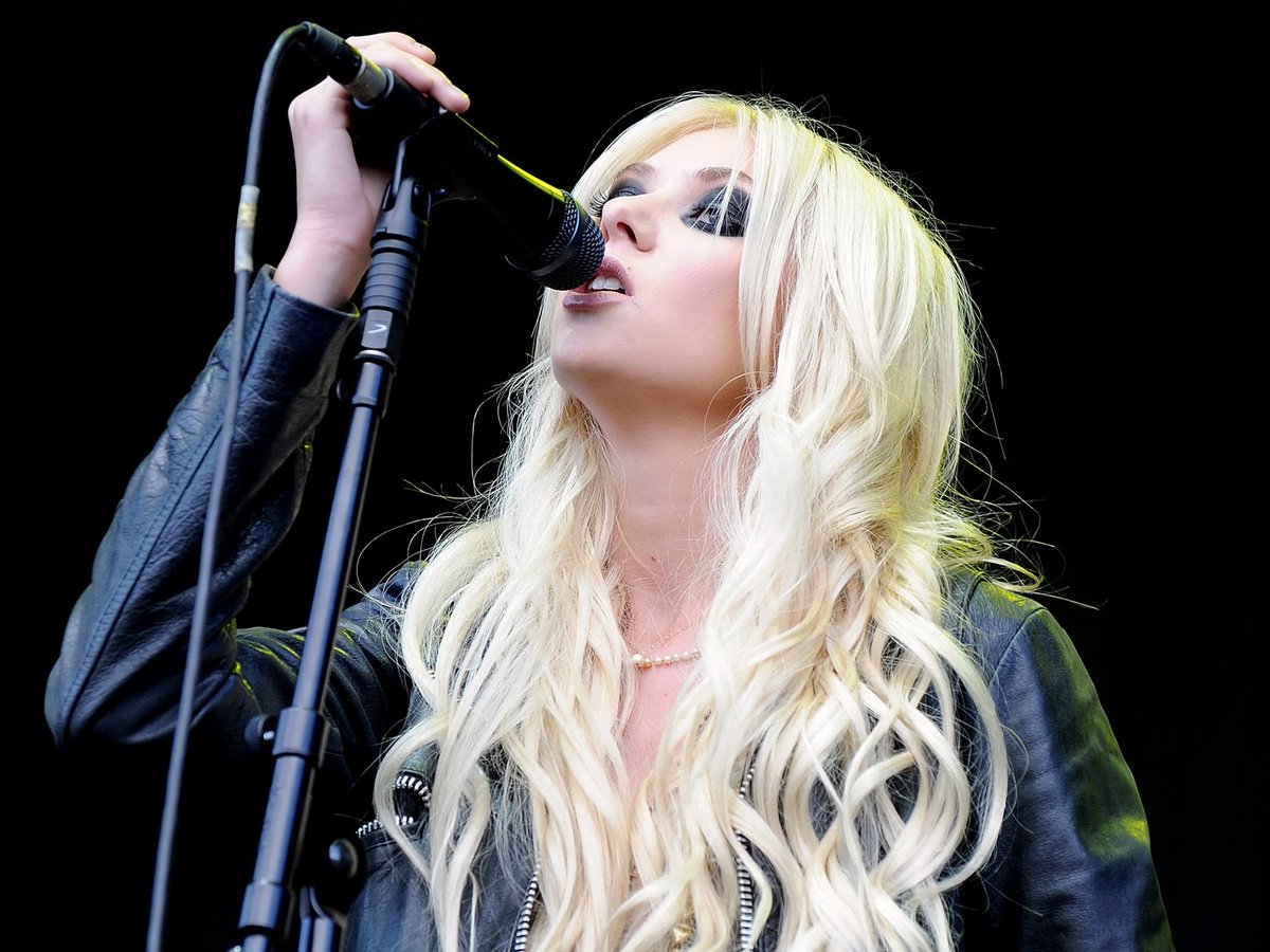 тейлор момсен сейчас 2022. тейлор момсен 2021. тейлор момсен the pretty reckless. солистка группы the pretty reckless. солистка группы the pretty reckless.
