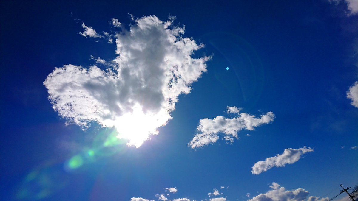makomakoooon's tweet photo. ハートの雲♡ https://t.co/88F0ggPO7x
