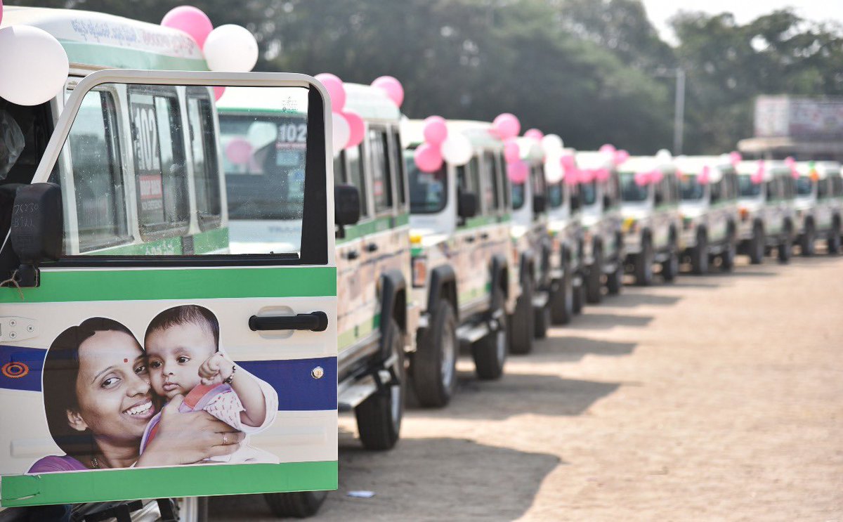 KTRBRS's tweet photo. Along with KCR Kit, which has 16 items necessary for the mother &amp; child, a financial benefit (₹13,000 for female child &amp; ₹12,000 for male child) is also provided

After delivery, the mother &amp; child are dropped at home in Amma Odi vehicles;more than 300 such vehicles introduced https://t.co/7nvyVYH37H