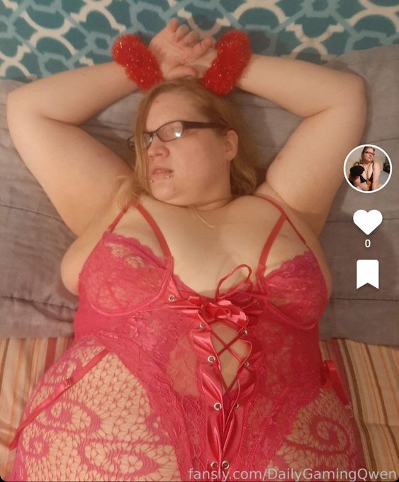 You got me in fuzzy cuffs. Now what? #fuzzycuffs #glasses #bbw #nsfw https://t.co/gGDLGeczAi<a href="/tag/fuzzycuffs"class="tags">#fuzzycuffs</a><a href="/tag/glasses"class="tags"><span>#glasses</span></a><a href="/tag/bbw"class="tags"><span>#bbw</span></a><a href="/tag/nsfw"class="tags"><span>#nsfw</span></a>