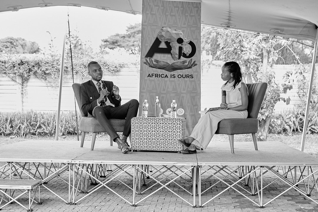 TendaiDara's tweet photo. A business idea is like a a beautiful girl, everyone thinks she has a boyfriend. Hanzi zvemaskipa zvawandirwa saka hakuna mari. Try it first before you conclude that there is too much competition. 
Izvozvo zvakawandirwa ndozviribho manje, you've a lot of people to learn from. https://t.co/nKfL4J6sBg