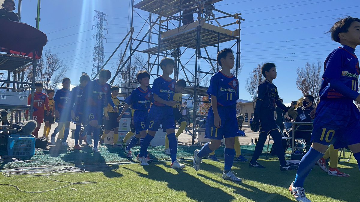 vfk_academy's tweet photo. アカデミー支援企画💫
#VENTRIRE #ヴァンライズ スタート!
詳細はコチラ↓
https://t.co/Pc4Sbt7FYE
クラブの未来は、トップチームと共にアカデミーの子ども達の手の中に。
様々なステークホルダーの皆様と共に成長して行きたいです💪
ご支援宜しくお願い致します💫
#vfk https://t.co/FJRUE6TQvl