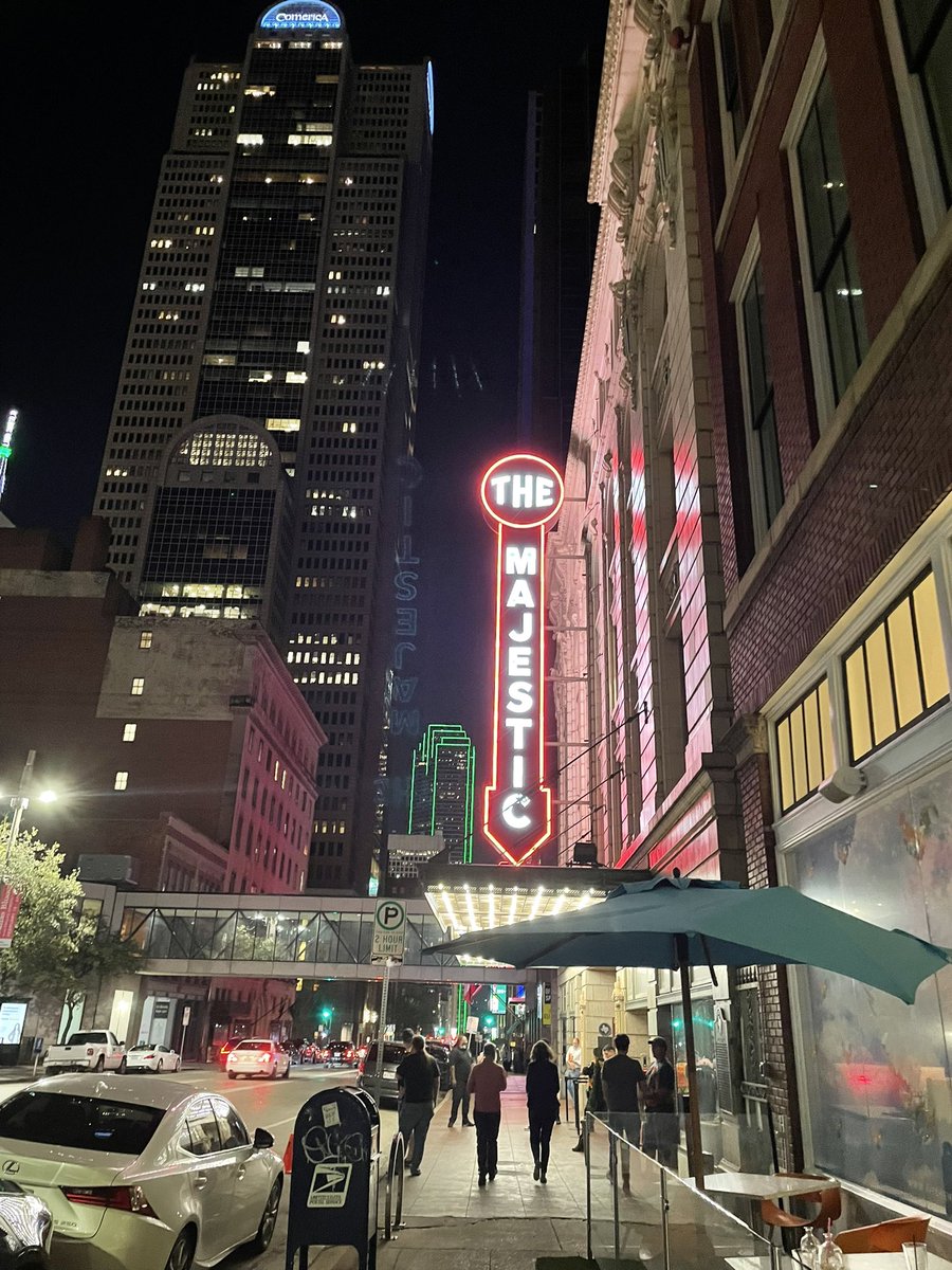 geelco's tweet photo. First concert of 2022! Thanks for an amazing show @JeffTweedy ! #Client4Life πΈ https://t.co/C4d185I5Tz