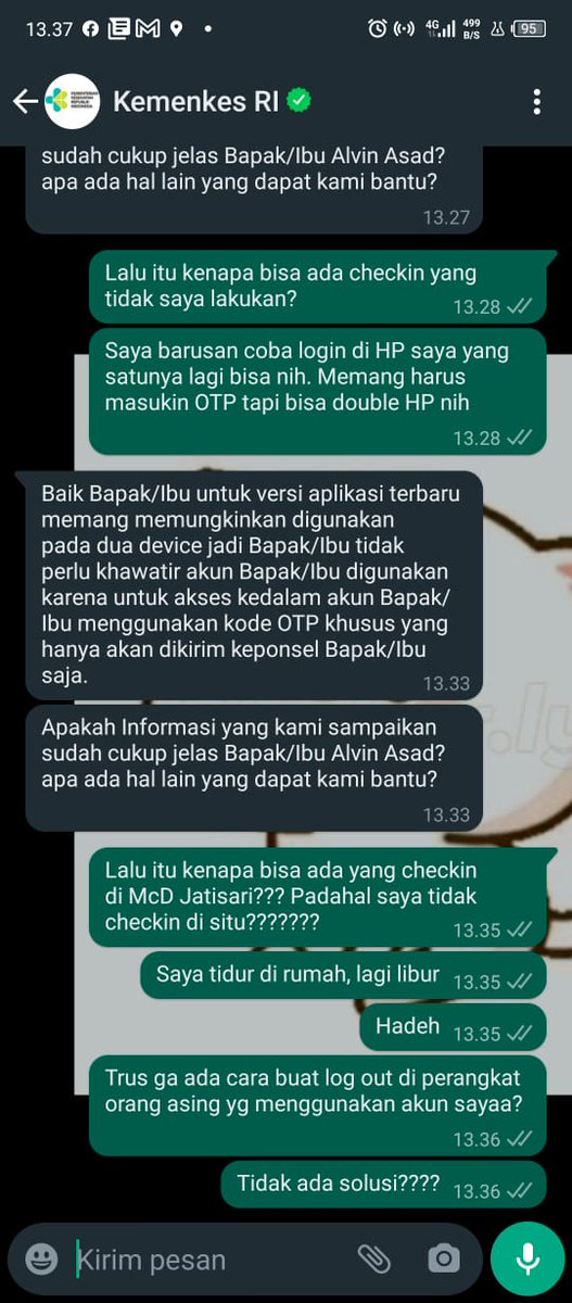 AyyaAssagaf's tweet photo. Adik aku tiba tiba dapat notifikasi ada yg login di McD Jatisari, padahal dia gak ada login di situ. Dia coba hubungi ke kontak yg tersedia di app PeduliLindungi, responnya malah kayak gini. Awalnya gak nyambung, abis itu katanya — @KemenkesRI @pedulilindungi @PLindungi https://t.co/QHr5J3ljw0
