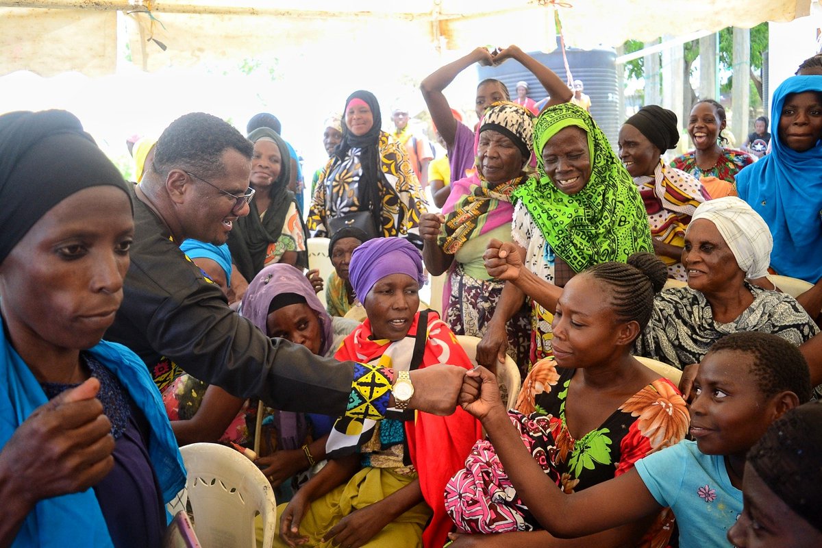 HassanOmarH's tweet photo. Yesterday I had fruitful engagements in Bamburi and Shanzu Wards in Kisauni Constituency while meeting the area residents and attending school functions hosted by @UDAKenya MCA Aspirants Dorris Dama Katana and Elizabeth Kadzo respectively. https://t.co/KiARfyfY44