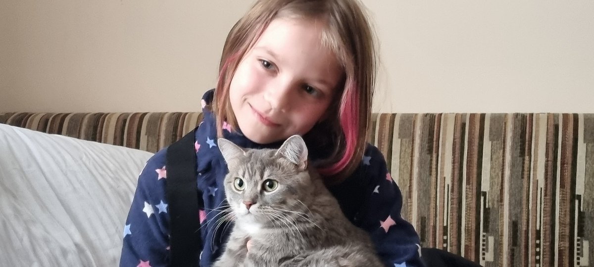 UNICEF_ECA's tweet photo. Children do not leave their #pets behind under any circumstances. 

Here are the photos of how children fleeing the escalating #conflict in #Ukraine take their #cats and #dogs with them.👇

A furry companion can make a big difference to a child's #mentalhealth in times of crisis. https://t.co/8KyVoiZLrn