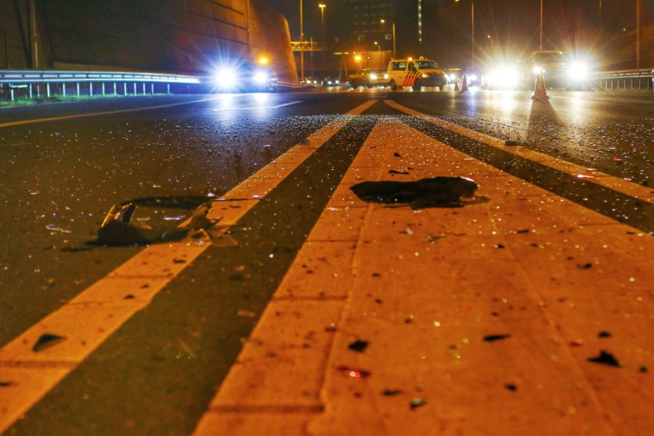 WestlandersNu's tweet photo. A20 bezaaid met glas na forse aanrijding https://t.co/d4LCfvRsKc https://t.co/vTvfXJhGF7